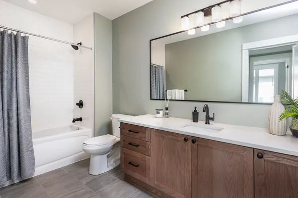 Watercolour Benson Bungalow bathroom