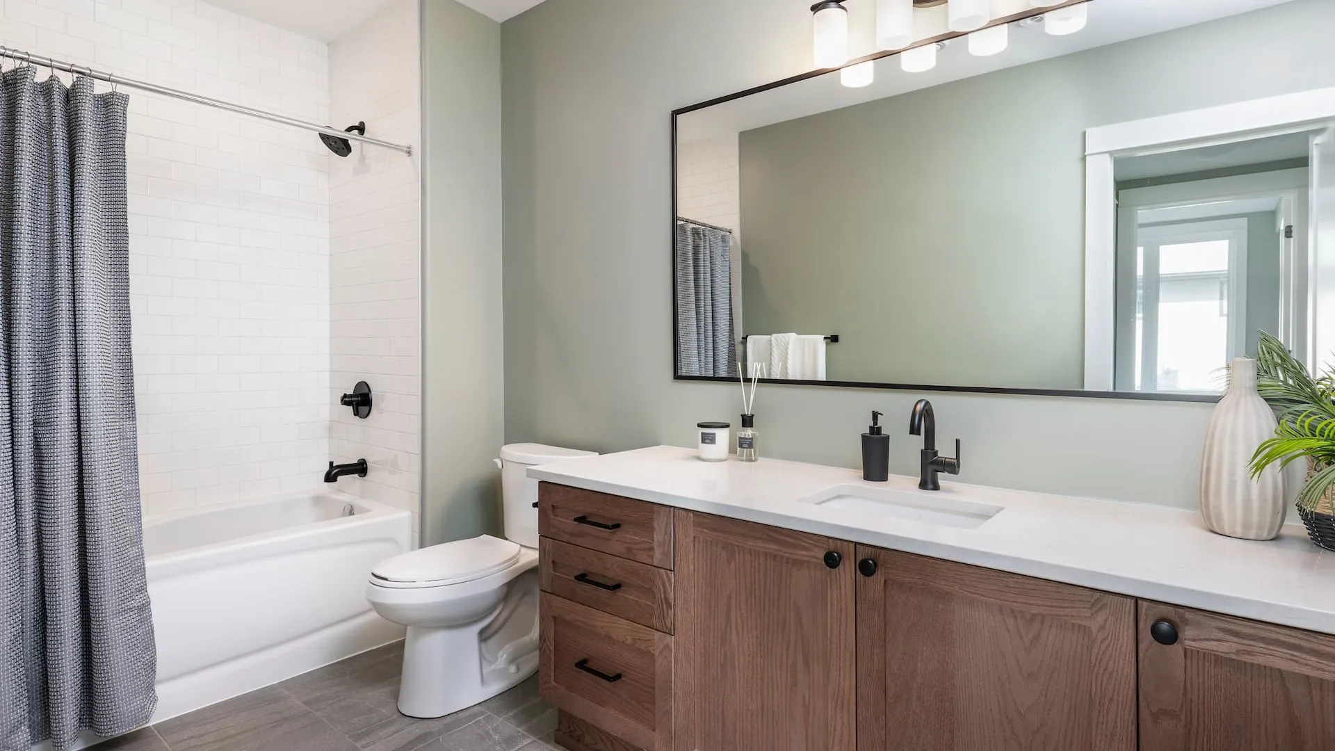 Watercolour Benson Bungalow bathroom