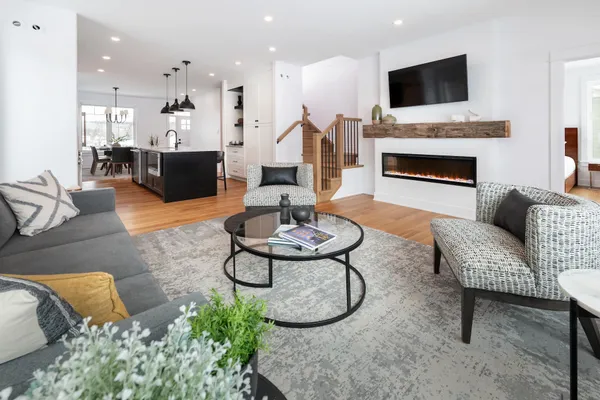 Watercolour Charleston Bungalow + Loft main interior B