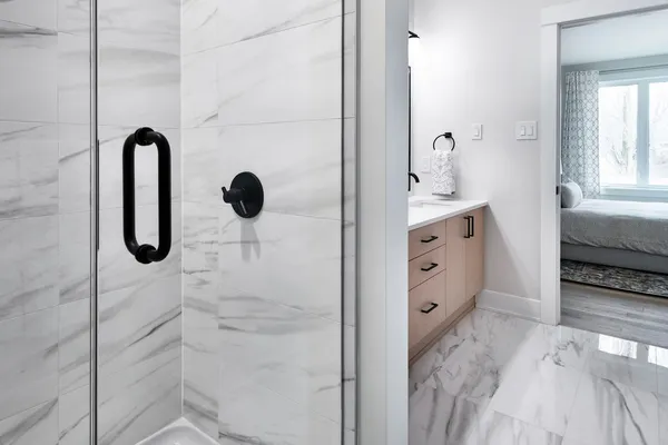 Bathroom in Frontenac attached bungalow at Watercolour Westport