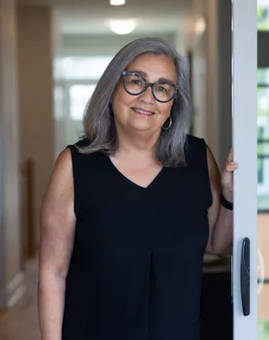 Victoria Hum, Sales Manager